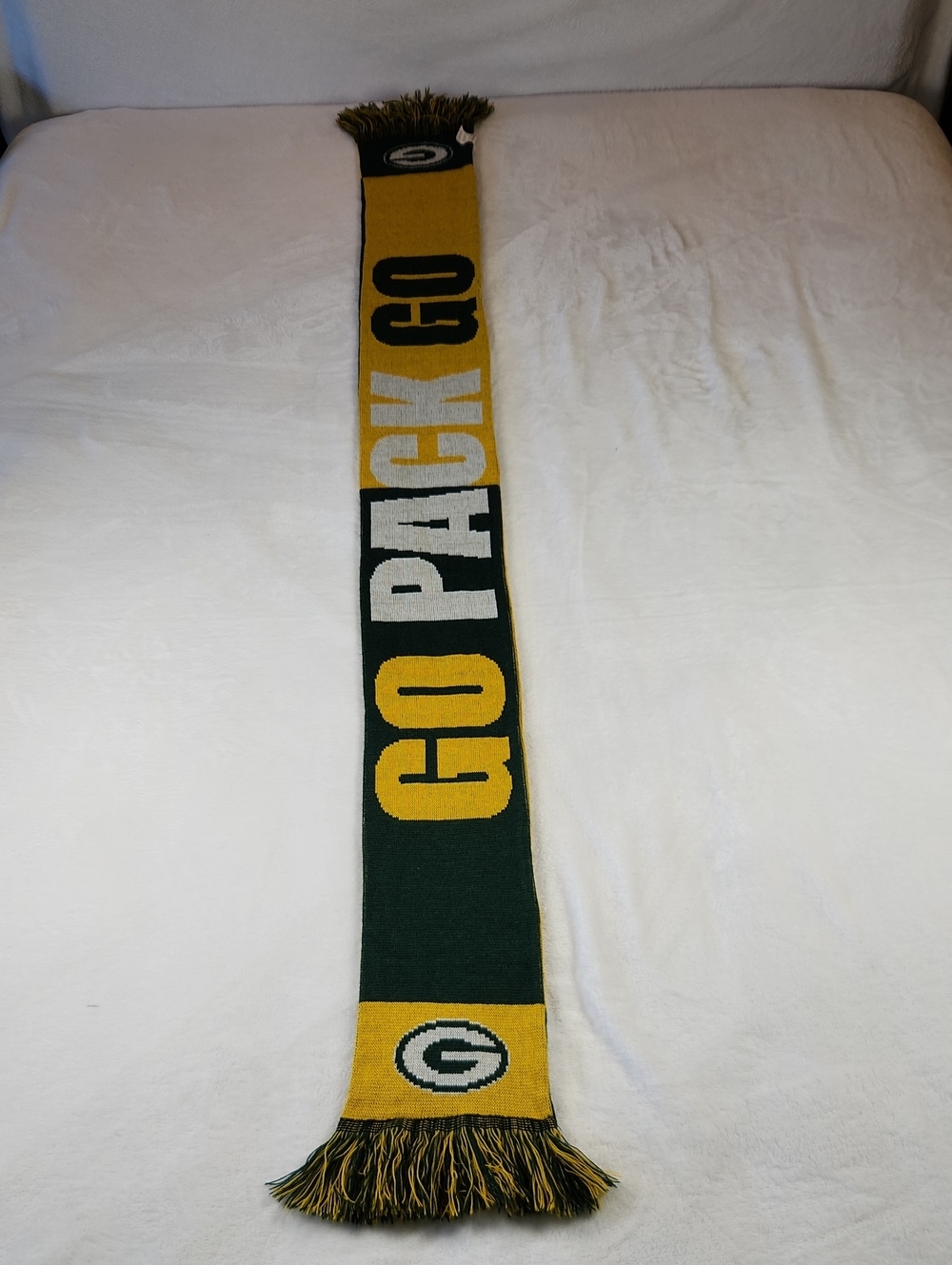 Green Bay Packers Winter Scarf Reversable That Says "Go Pack Go" With The G Logo - Picture 8 of 10